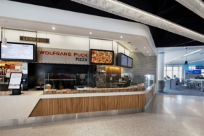 WPizza by Wolfgang Puck storefront image